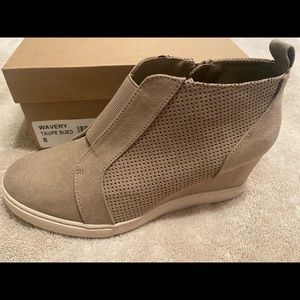 Steve Madden Wavery Wedge Sneaker, Size 8, Taupe Suede